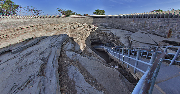 Cave_Entrance_up.jpg